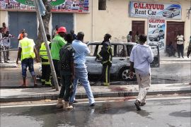 اغتيال موظف من دائرة الهجرة الصومالية في تفجير سيارته بمقديشو 16 نوفمبر 2014 (الجزيرة نت)