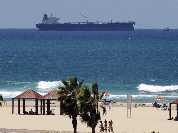 The SCF Altai tanker, according to media reports carrying crude oil from Iraqi Kurdistan, is seen anchoring near the southern Israeli city of Ashkelon on June 22, 2014. Baghdad's oil ministry condemned Iraqi Kurdistan for further exports of crude oil from wells in the autonomous northern region, and alleged that a shipment of oil, the second to be pumped in the three-province Kurdish region and shipped internationally in the past month, had been sent to Israel, while the Israeli side had no official comment. AFP PHOTO/DAVID BUIMOVITCH