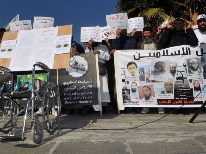 احتجاج سابق في 2013 بعد وفاة المعتقل الإسلامي عقب أحداث 2003 محمد بن جيلالي بعد نقله من السجن إلى المستشفى أثناء خوضه إضرابا عن الطعام