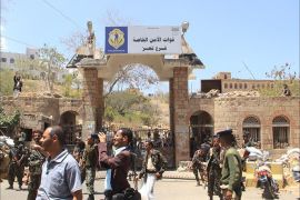 معسكر قوات الأمن الخاصة بتعز استقبل تعزيزات للحوثيين