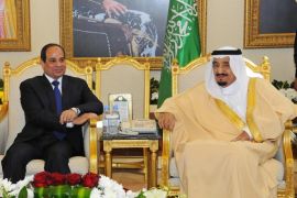 A handout picture provided by the Office of the Egyptian Presidency shows Egyptian President, Abdel Fattah Al-Sisi (L), meeting with the new Saudi King (R), Salman Bin Abdulaziz, Riyadh, Saudi Arabia, 01 March 2015. According to reports al-Sisi met with the Saudi King to discuss among other things a joint Arab military force, but the meeting comes amid reports that the new King has not been as responsive as his predecessor to the needs of Egypt, in particular removing several key figures considered to be friendly to Egypt, Salman's stance toward the Muslim Brotherhood, all leading to fears that the massive amount of funding offered to Egypt could be in jeopardy, relations being further damaged by a set of recordings allegedly showing the President making disparaging remarks about the Gulf countries. EPA/OFFICE OF THE EGYPTIAN PRESIDENT / HANDOUT