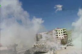 الطيران المروحي يقصف مدينة داريا بثمانية براميل