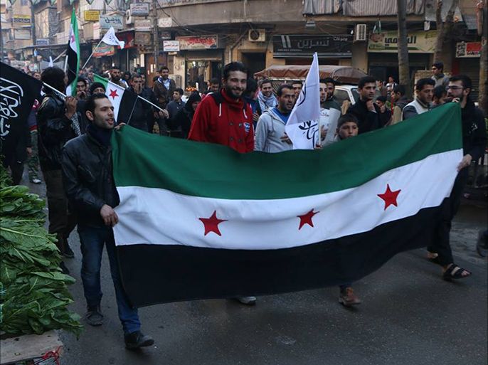 يؤكد ناشطون أن تنوع الأعلام والولاءات هي من أوصل الثورة السورية لما وصلت إليه اليوم