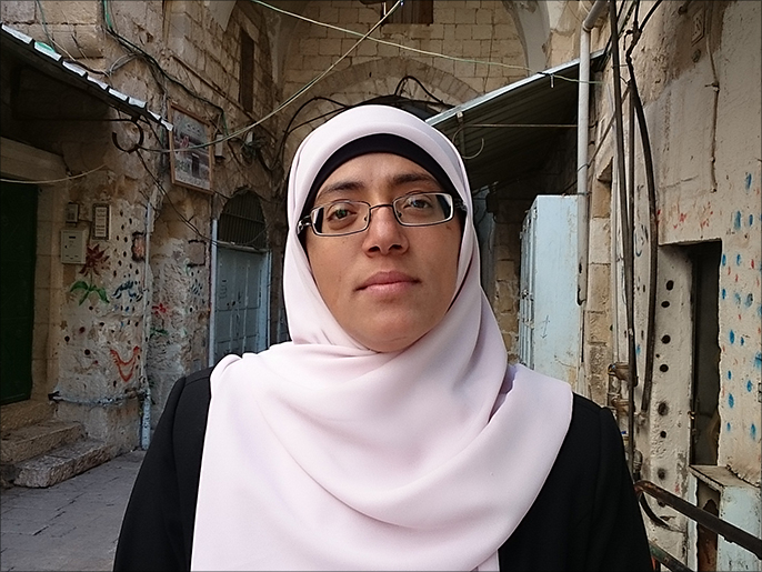 ‪خديجة خويص تعرضت للاعتقال والإبعاد عن المسجد الأقصى أربع مرات‬  (الجزيرة)
