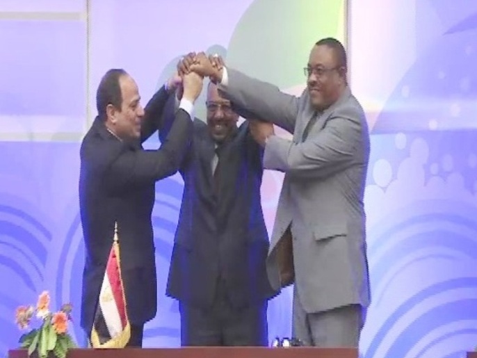 ‪قادة مصر وإثيوبيا والسودان دعوا للتعاون المائي بين دول حوض النيل‬ (الجزيرة نت)