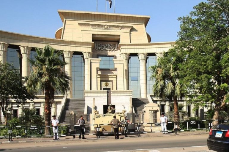 إجراءات أمنية مشددة أمام المحكمة الدستورية العليا بمصر