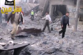 ضحايا تحت أنقاض الغارة الجوية على إدلب