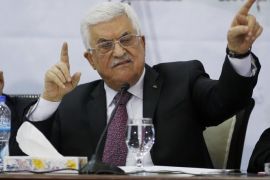 Palestinian President Mahmoud Abbas gestures as he speaks during a meeting for the Central Council of the Palestinian Liberation Organization, in the West Bank city of Ramallah, March 4, 2015. Palestinian leaders began a two-day meeting on Wednesday at which they could decide to suspend security coordination with Israel, a move that would have a profound impact on stability in the occupied West Bank. Relations between the two sides have grown dangerously brittle since the collapse of U.S.-brokered peace talks in 2014, with no immediate prospect of any resumption in negotiations. REUTERS/Mohamad Torokman (WEST BANK - Tags: POLITICS)