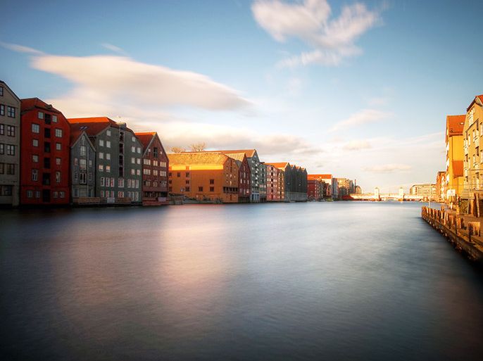 Trondheim waterfront colourful houses - مدينة تروندهام - الموسوعة