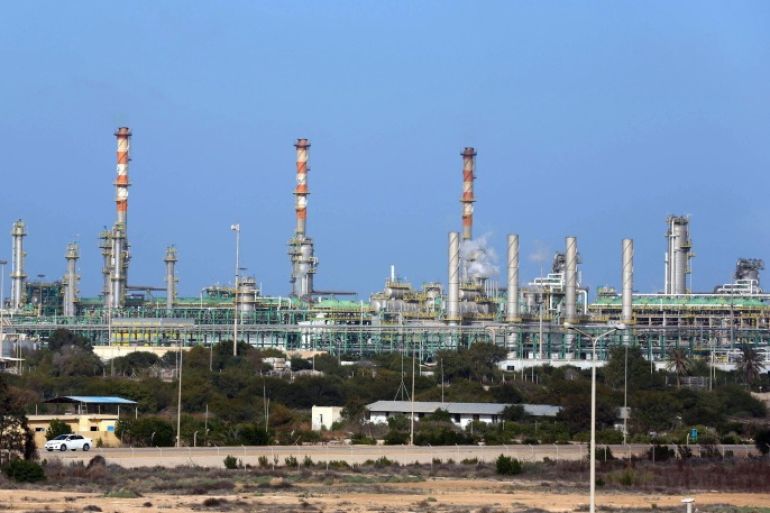 A general view taken on January 6, 2015 shows the Mellitah Oil and Gas terminal on the outskirts of Zwara in western Libya after fighters from the Islamist-backed Fajr Libya (Libya Dawn) militia secured the perimeter of the oil complex. Mellitah Oil and Gas is a joint venture between Italy's ENI and Libya's National Oil Company and the Greenstream pipeline runs from Mellitah to Gela in Sicily. AFP PHOTO / MAHMUD TURKIA