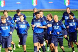 Italian national soccer team players warm up during their team's training session in Coverciano, Florence, Italy, 23 March 2015. Italy will face Bulgaria in the UEFA EURO 2016 qualifying soccer match on 28 March 2015.