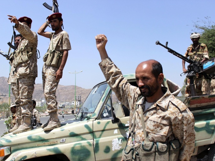 ‪جنود أعلنوا ولاءهم للرئيس هادي في تعز‬ (الأوروبية)