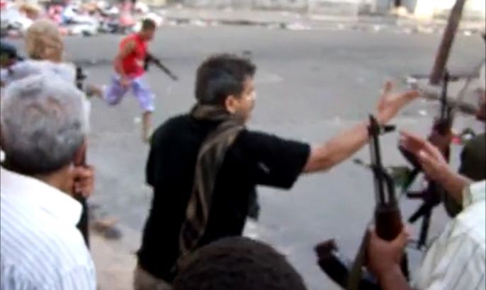 اشتباكات بين المقاومة الشعبية والحوثيين بكريتر في عدن