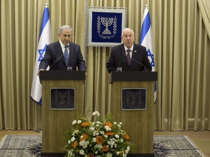 Israeli Prime Minister Benjamin Netanyahu (L) and Israeli President Reuven Rivlin (R) attend a press conference in the president's residence, in Jerusalem, Israel, 20 April 2015. President Rivlin granted Prime Minister Benjamin Netanyahu two more weeks to form Israel's next government.