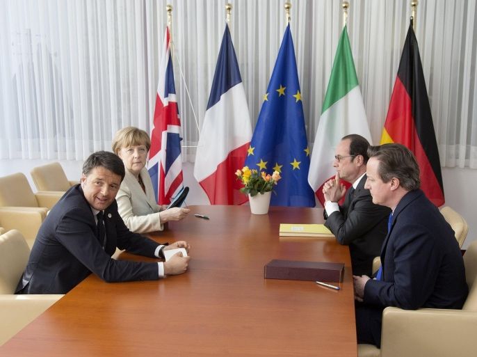 Italian Prime Minister Matteo Renzi (L-R), German Chancellor Angela Merkel, French President Francois Hollande and British Prime Minister David Cameron take part in a meeting during a European Union extraordinary summit seeking for a solution to the migrants crisis, in Brussels April 23, 2015. EU leaders will effectively reverse a cutback in rescue operations the Mediterranean on Thursday to try to prevent record numbers of people drowning as they try to flee war and poverty in the Middle East and Africa. REUTERS/Yves Herman