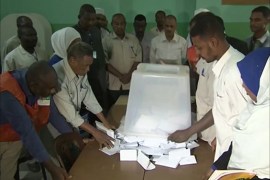 بدء فرز أصوات الناخبين في الانتخابات السودانية