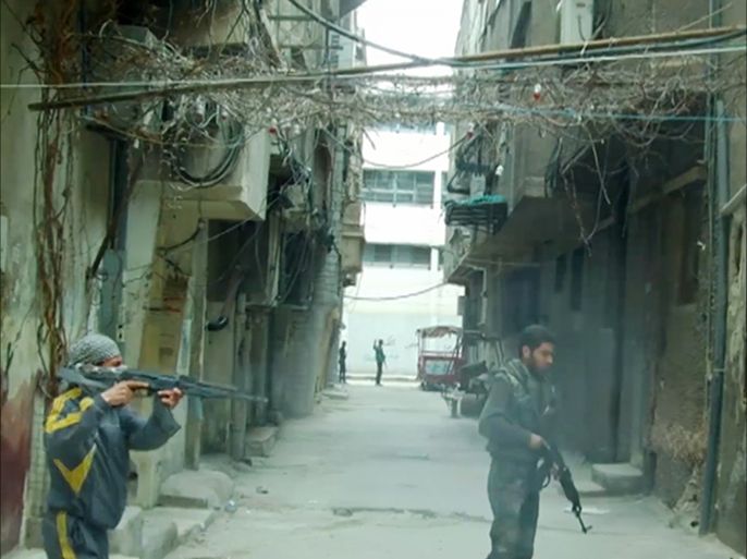 مخيم اليرموك بين سندان الأسد ومطرقة المعارضة