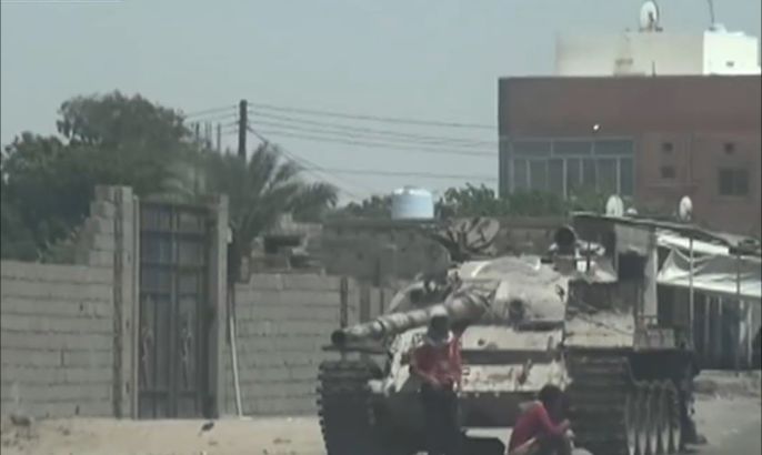 معارك شرسة في عدن بالتزامن مع غارات للتحالف