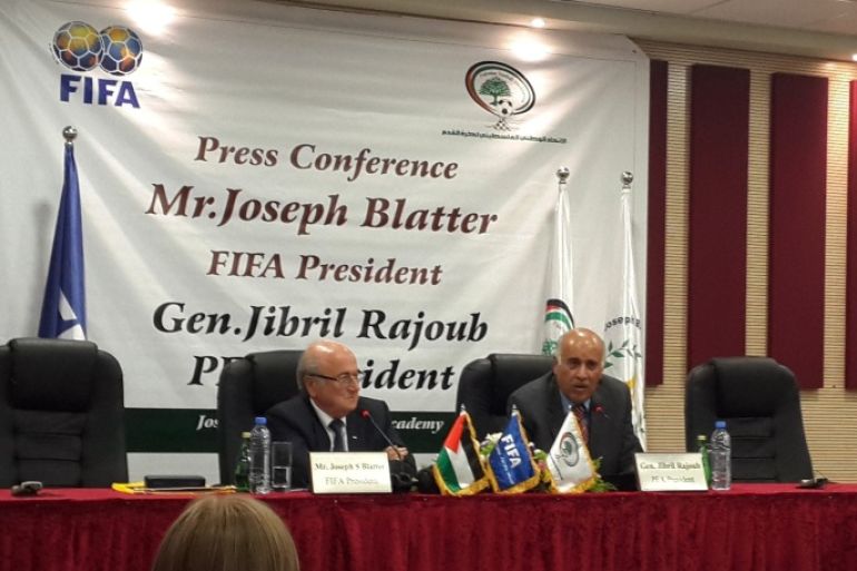 رئيس الاتحاد الفلسطيني لكرة القدم جبريل الرجوب خلال مؤتمر صحفي