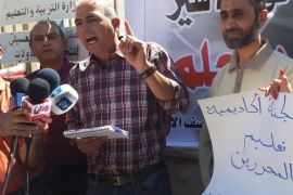 المحرران محمد جردات (يمين) وعصمت منصور في مؤتمر صحفي قبيل بدء اعتصام مفتوح