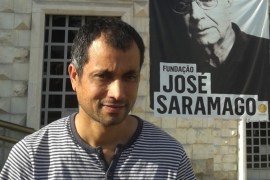 الأديب والباحث التونسي عبد الجليل العربي أمام مؤسسة خوزيه ساراماغو بلشبونة