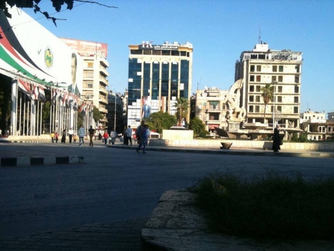 المعارضة باتت على بعد مئات الأمتار من ساحة سعد الله الجابري مركز حلب (الجزيرة)