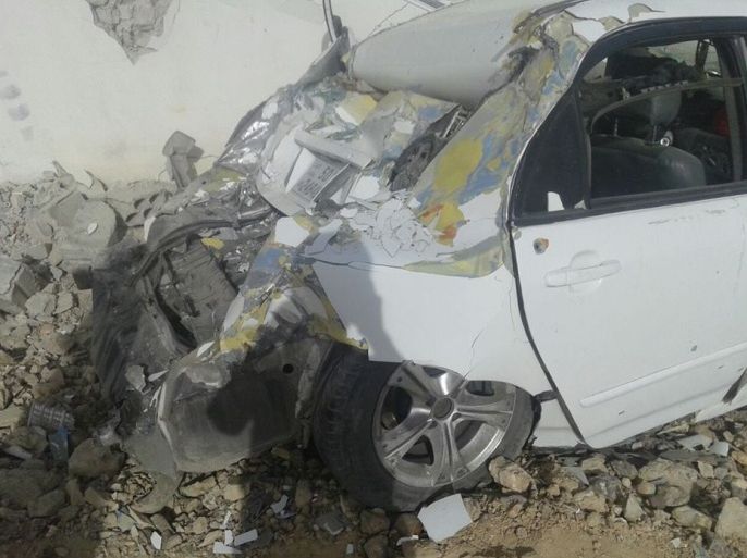سيارة أحد المطلوبين بعد أن حطمتها قوات الأمن في معان حسب شهود عيان (الجزيرة نت - تامر صمادي)