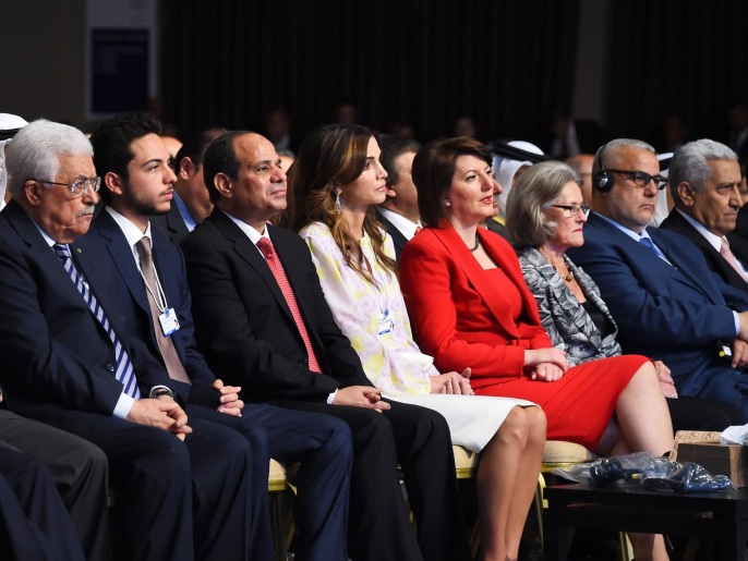 جانب من الشخصيات العربية والدولية التي شاركت في المنتدى الاقتصادي (الأوروبية)