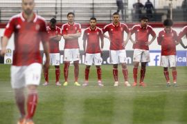 Egypt's Al-Ahly players gather during the penalty shoot-out at the African Super Cup soccer match against Algeria's Entente Setif at the Mustapha Tchaker Stadium in Blida February 21, 2015. Entente Setif became the first Algerian club to win the African Super Cup after they edged out Egyptian giants Al Ahly in a dramatic penalty shootout on Saturday. REUTERS/Amr Abdallah Dalsh (ALGERIA - Tags: SPORT SOCCER)