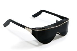 نظارة الواقع الافتراضي دلودلو في آر لا يتعدى وزنها 120 غرما (لا يجوز استخدام الصورة إلا مع النص المذكور وبشرط الإشارة إلى مصدرها)