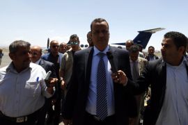 The new UN envoy to Yemen Ismail Ould Cheikh Ahmed (C) arrives at the Sana'a International Airport in Sana'a, Yemen, 12 May 2015. The new UN envoy to Yemen Ismail Ould Cheikh Ahmed arrived in Sana'a few hours before a five-day humanitarian truce was set to begin at 11 pm (2000) between the Saudi-led coalition and the Houthis which have been fighting for nearly two months.