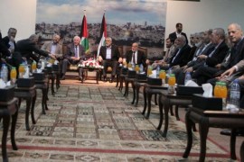 صورة أرشيفية لأحد لقاءات وفود حماس والفصائل في غزة العام الماضي والذي كان مخصص لتشكيل الحكومة