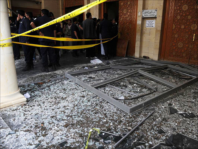 أضرار في المسجد خلفها التفجير (لأناضول)