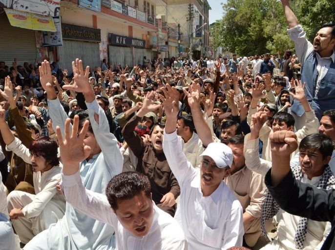 People shout slogans against the deteriorating security situation in their region following the deaths of at least 19 passengers killed when gumnen opened fire on two buses in the Mastun area, Quetta, the provincial capital of Balochistan Province, Pakistan 31 May 2015. According to reports at least 19 passengers were killed when gunmen stopped two passenger buses in Mastung and opened fire, in an attack claimed by the United Baluch Army, a group responsible for previous attacks on security forces in restive Baluchistan which has been experiencing a low level insurgency for some time by organisations demanding greater autonomy and a greater share of profits from resource extraction. EPA/JAMAL TARAQAI