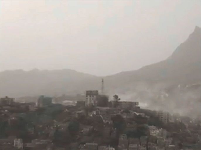 مليشيا الحوثي وقوات صالح تقصف أحياء في تعز