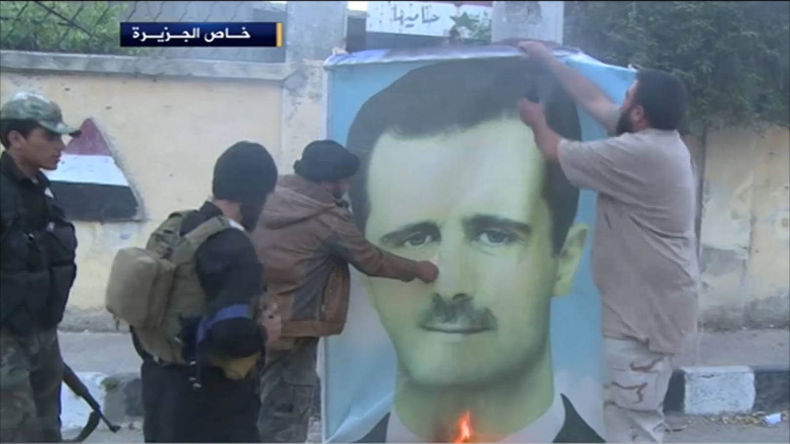 ‪المعارضة السورية حققت في الأسابيع الأخيرة تقدما كبيرا على الأرض ضد نظام الأسد‬ (الجزيرة)