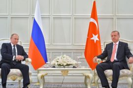 Russian President Vladimir Putin (L) and President of Turkey Recep Tayyip Erdogan (R) during their meeting in Baku, Azerbaijan, 13 June 2013.