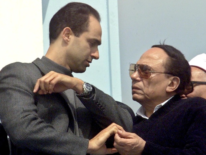 إمام كان معروفا بعلاقته الجيدة مع مبارك وعائلته (غيتي-أرشيف)