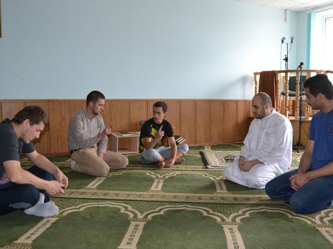 أوكرانيا - خاركيف شرق البلاد - رمضان 1436 - يونيو - 2015 شاب يعتنق الإسلام في مسجد المركز الإسلامي