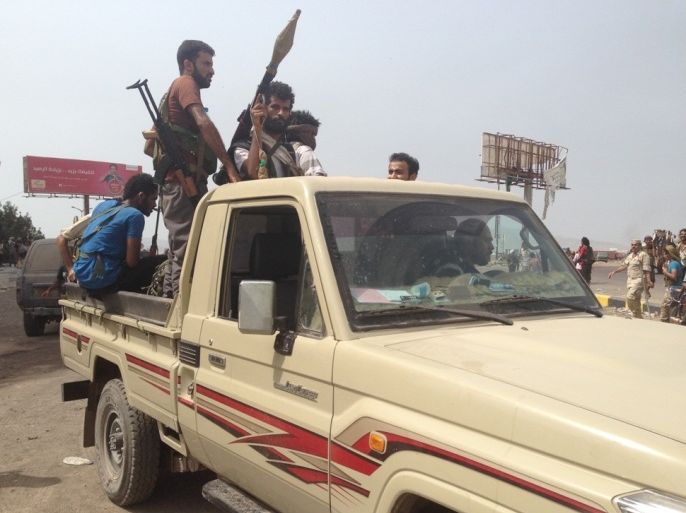 عناصر من المقاومة الشعبية في اليمن يستعدون لبدء معركة تحرير بقية المناطق الخاضعة لسيطرة الحوثين بعدن‬