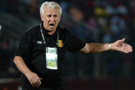 Mali's coach Henryk Kasperczak gestures during the 2015 African Cup of Nations group D football match between Guinea and Mali in Mongomo, on January 28, 2015. AFP PHOTO / KHALED DESOUKI
