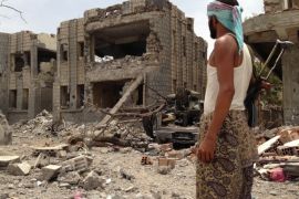 دينة الحوطة عاصمة لحج ينظر الى اثار الدمار بعد معركة تحرير المدينة من سيطرة الحوثيين، 5-8-2015 (سمير حسن-الجزيرة نت)