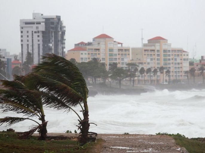 Waves crash along the shores of the Malecon in Santo Domingo, Dominican Republic, August 28, 2015. Tropical Storm Erika threatened Haiti with heavy rain and strong winds on Friday as it swirled across the Caribbean but showed signs of petering out as it headed toward south Florida, the U.S. National Hurricane Center said. Due to some likely weakening over mountainous areas of Haiti and Cuba, Erika was no longer forecast to make landfall in the United States as a hurricane. Instead, it could lose tropical storm strength over the next two days, with winds falling below 40 mph (64 kph) as it moves over eastern Cuba, though heavy rain was still a concern. REUTERS/Ricardo Rojas