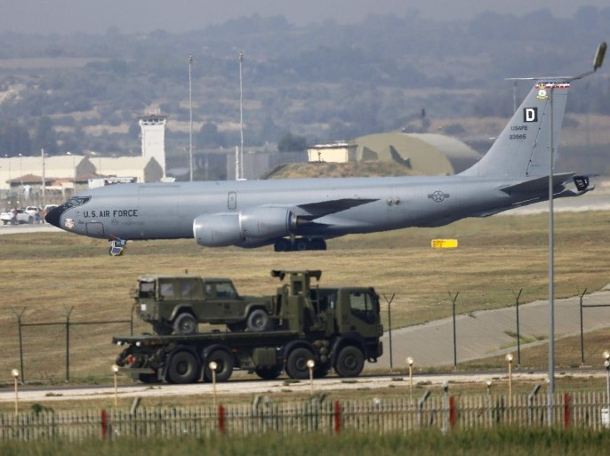 A U.S. Air Force Boeing KC-135R Stratotanker aerial refueling aircraft lands at Incirlik air base in Adana, Turkey, August 10, 2015. The United States sent six F-16 jets and about 300 personnel to Incirlik Air Base in Turkey on Sunday, the U.S. military said, after Ankara agreed last month to allow American planes to launch air strikes against Islamic State militants from there. REUTERS/Murad Sezer