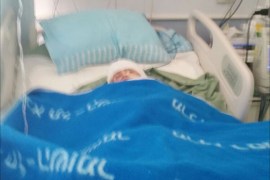 احمد دوابشة (4 سنوات ونصف ) يطالب بواليد ليل نهار داخل مسنشفى إسرائيليahmad dawabshi