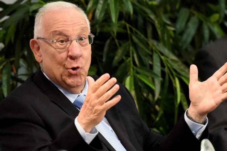 Israeli President Reuven Rivlin (C) speaks to students at the Christian-Albrechts university in Kiel, Germany, 13 May 2015. President Rivlin is in Germany for a three-day state visit. Israel and Germany on 12 May marked 50 years since they established diplomatic relations.