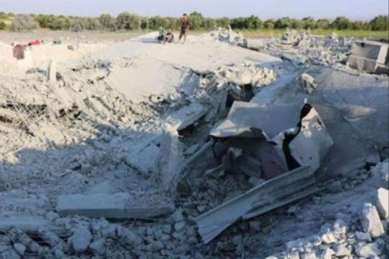 الضربة الجوية التي نفذها التحالف الدولي يوم الثلاثاء الماضي على قرية أطمة بريف إدلب (شمال)، والتي خلفت ضحايا من المدنيين،