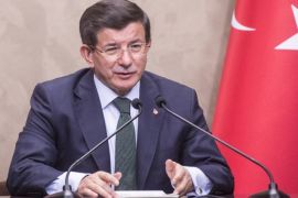 قال رئيس الوزراء التركي أحمد داود أوغلو ، "أفيدكم اليوم أنه قُصم ظهر خطر الإرهاب الموجه ضد تركيا".