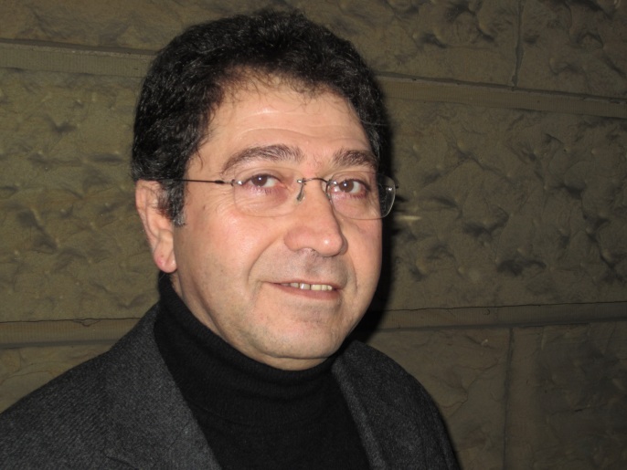 ‪أحمد حسو: منح الجائزة لأدونيس إهانة للاجئين السوريين بألمانيا‬ (الجزيرة)
