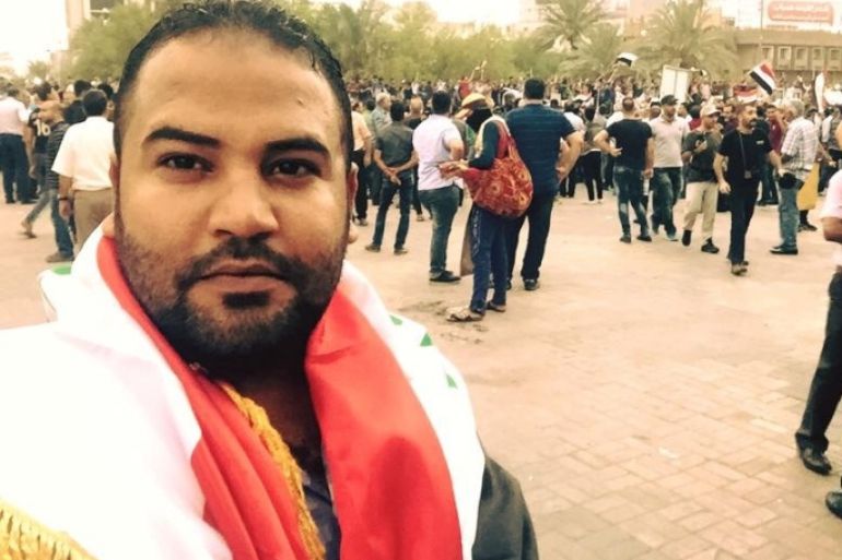 14 8 - 2015 - بغدد- صورة في ساحة التحرير للنشاط في الاحتجاجات خالدالعكيلي قبل اغتياله بايام
